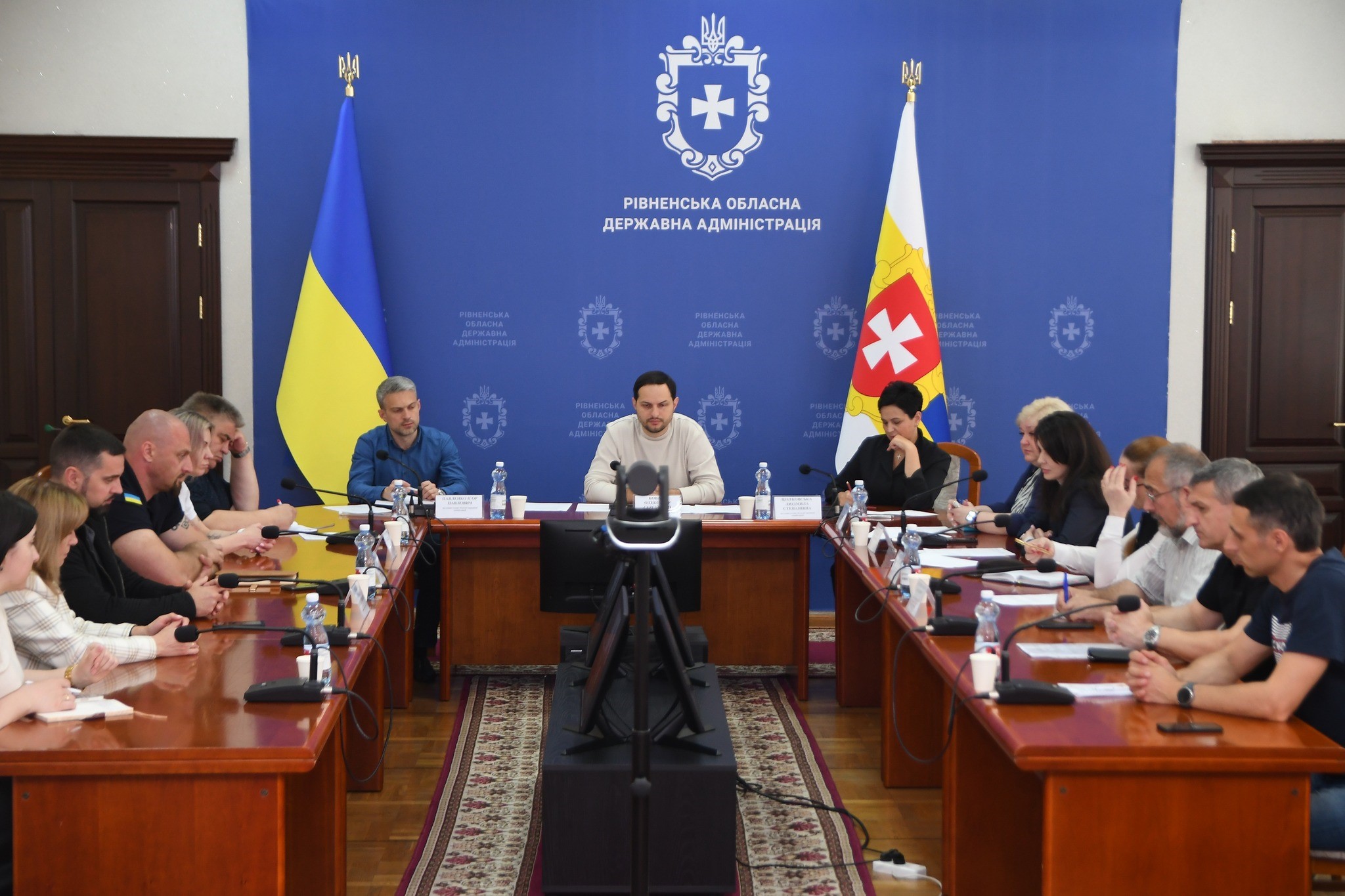 На фото - учасники наради в Рівненській ОДА