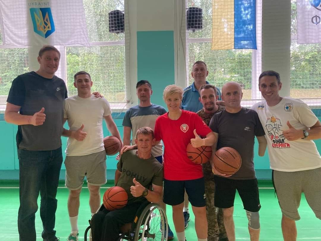 На фото - тренування поранених захисників