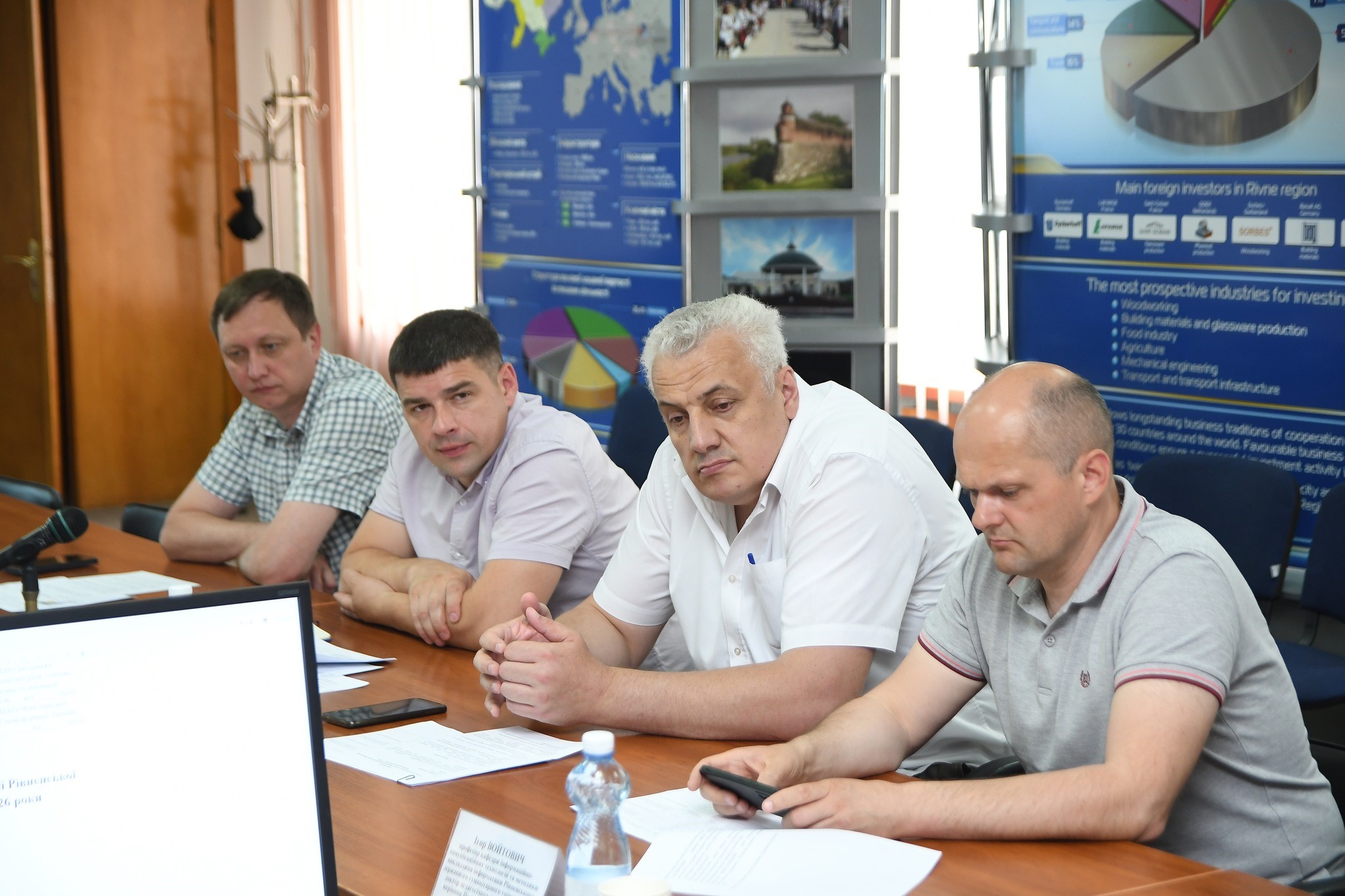 Фото з засідання науково-технічної ради при Рівненській ОДА