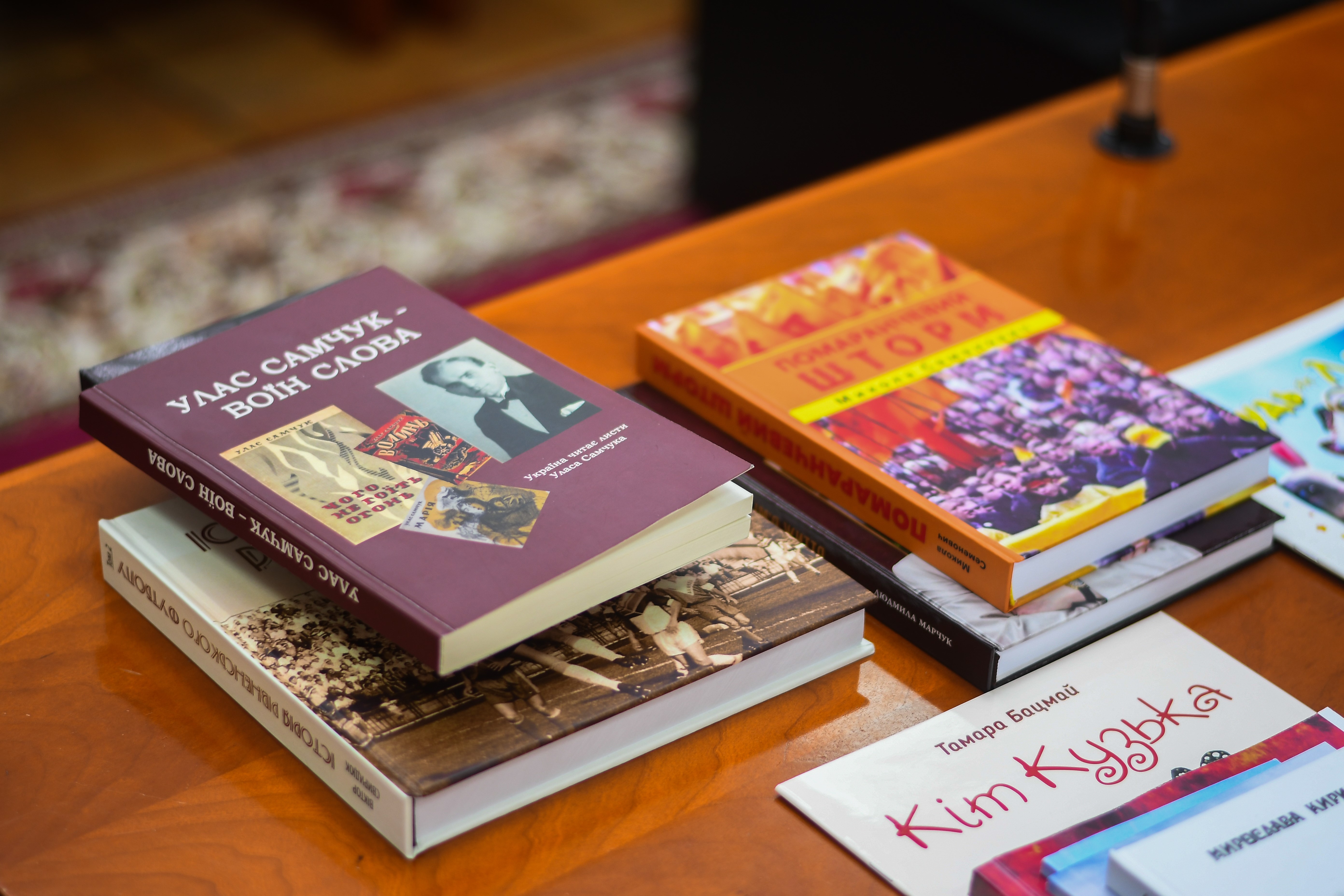 Деякі з книг, що обрали для фінансування.