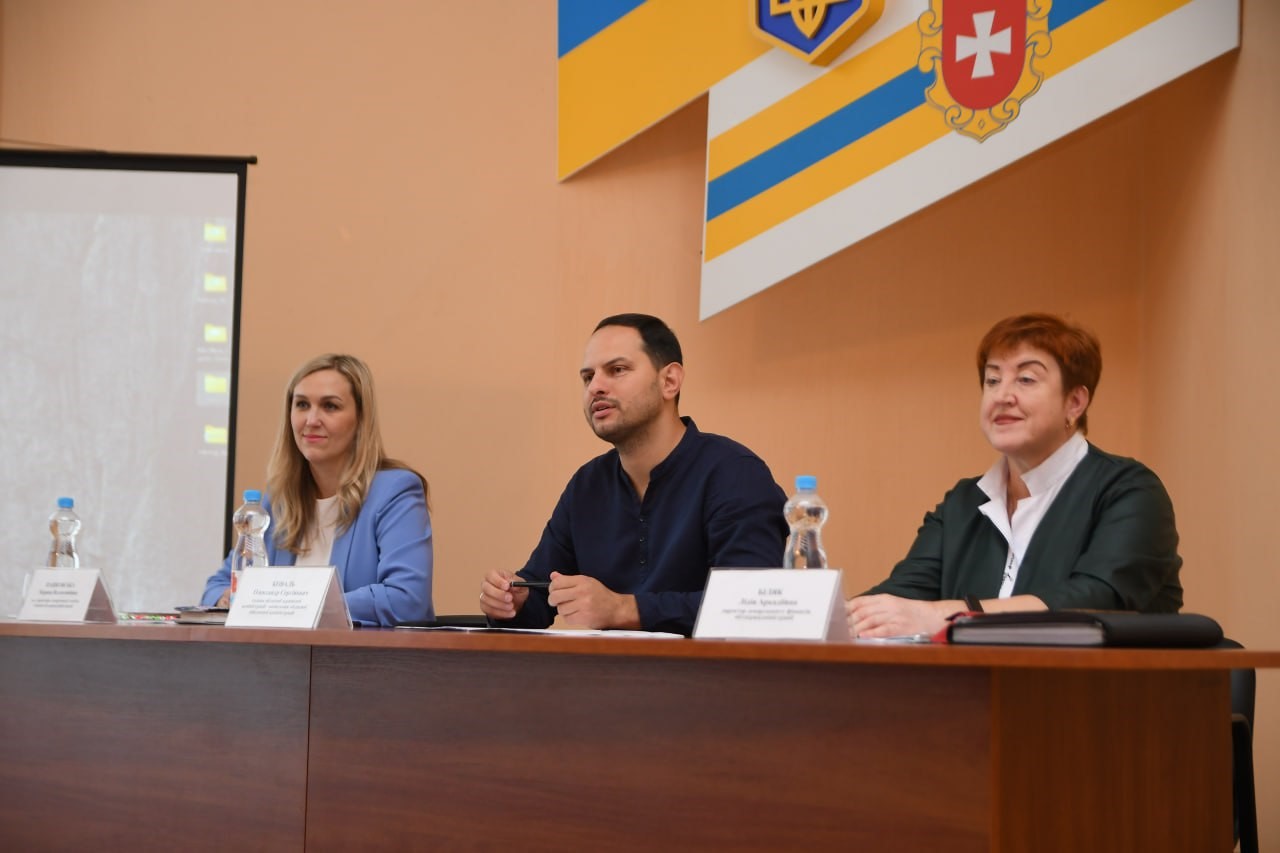 Учасники зустрічі
