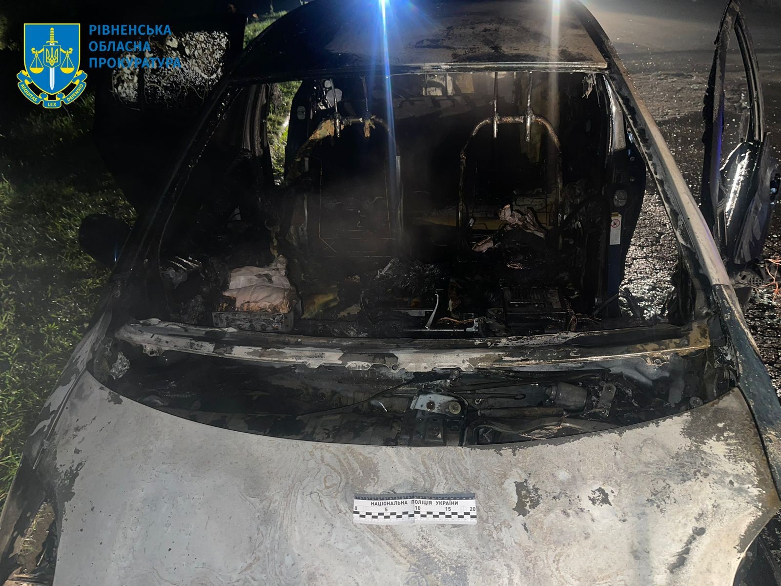 Підпал дверей квартири та авто – підозрюють рівнянина зі спільником