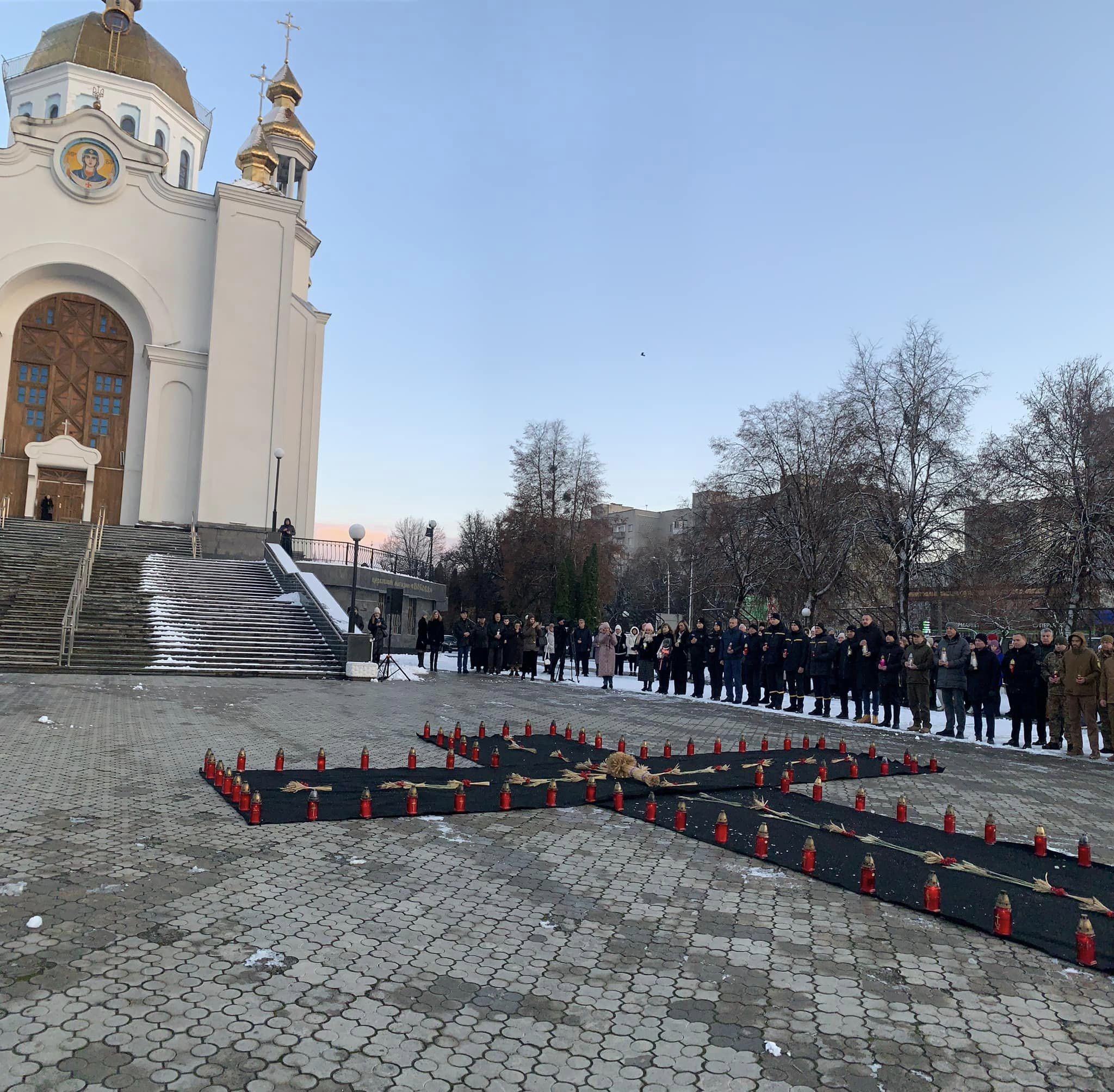 На Рівненщині вшанували пам’ять загиблих від голодоморів