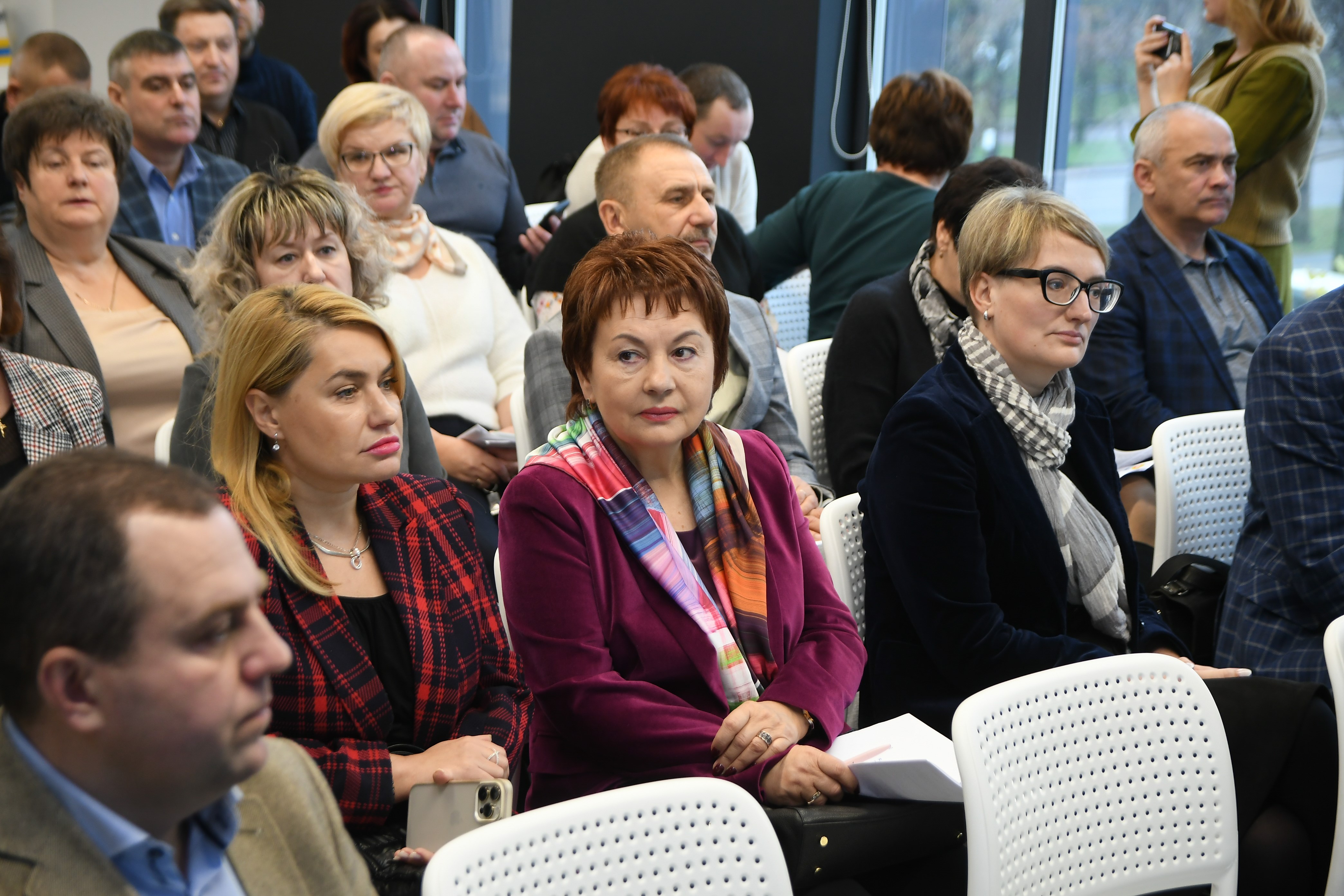 Учасники засідання Ради громад