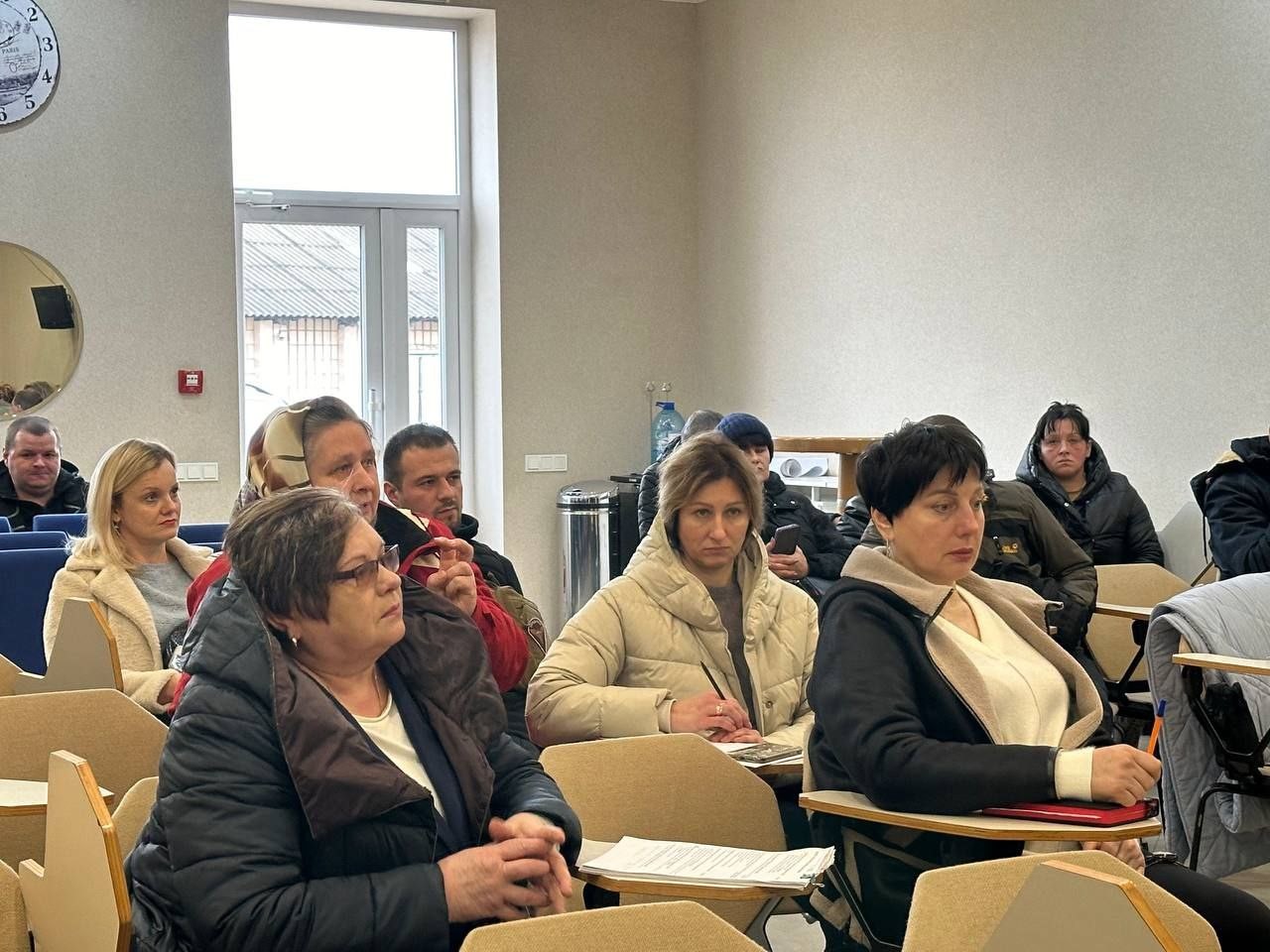 У Сарнах консультували ветеранів та відповідали на суспільні запити
