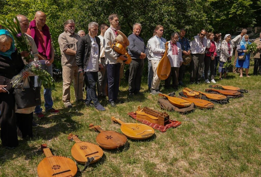 До ЮНЕСКО внесли українську традицію кобзарства та лірникування. Серед носіїв традиції - лірник з Рівненщини