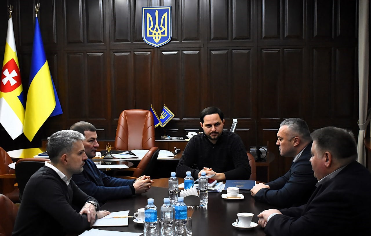 Учасники зустрічі