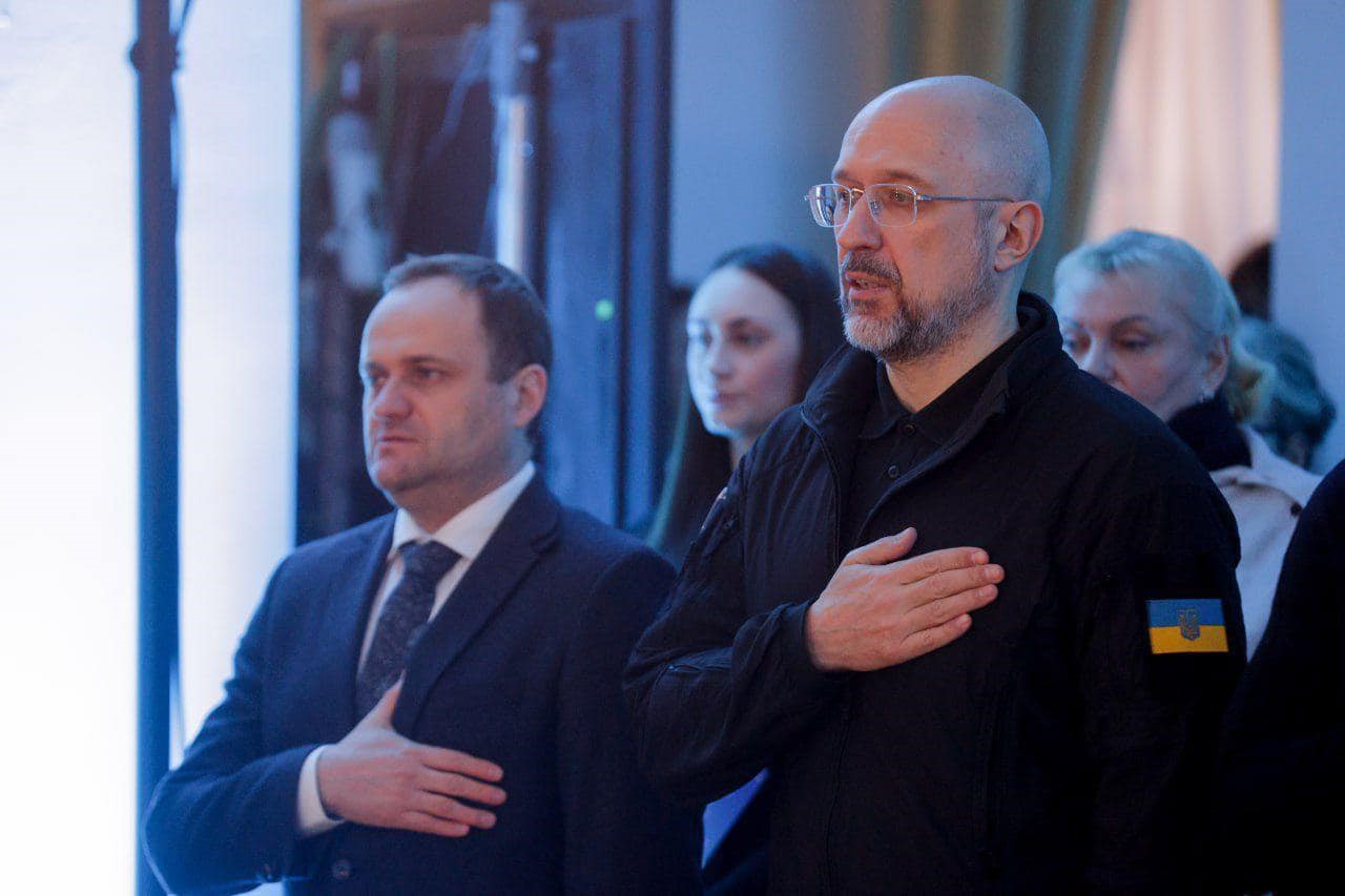 Прем’єр-міністр України Денис Шмигаль та Віцепремʼєр-міністр з відновлення України – Міністр розвитку громад та територій України Олексій Кулеба