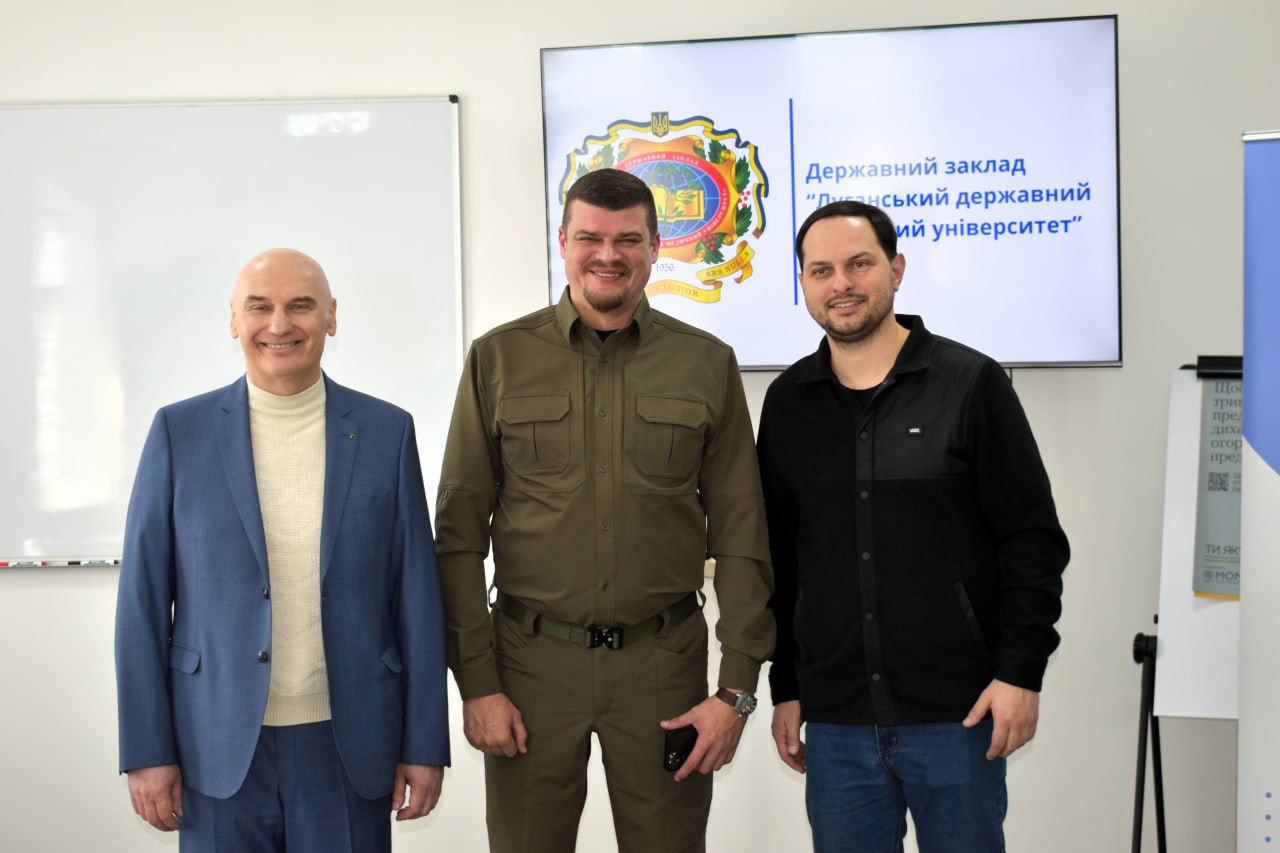 Начальники Рівненської та Луганської ОВА