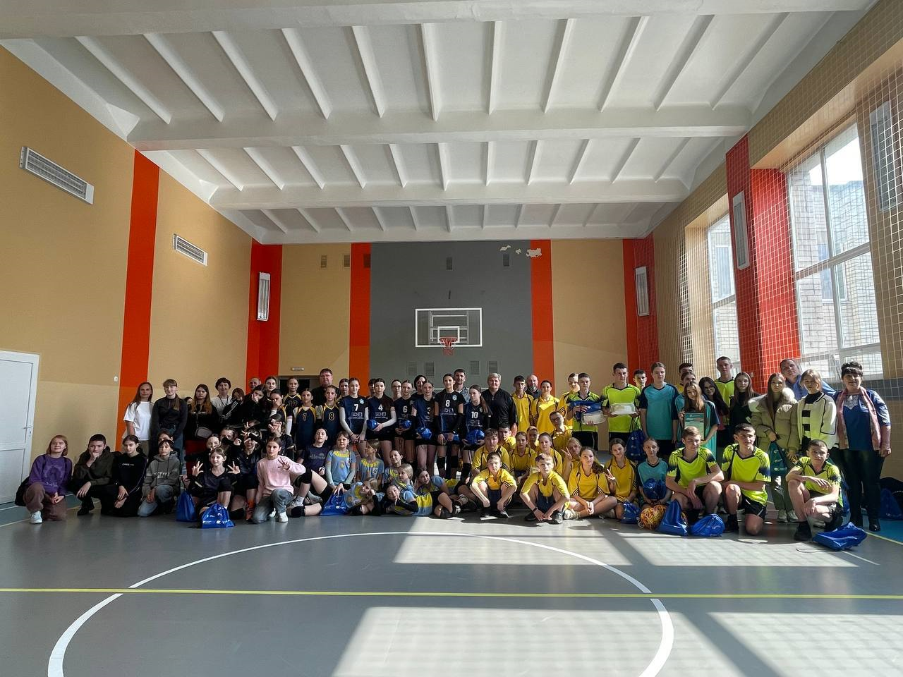 Школярі Вараської громади,  Миропільської та Борозенської сільських територіальних громад, які провели матчі з волейболу та футзалу