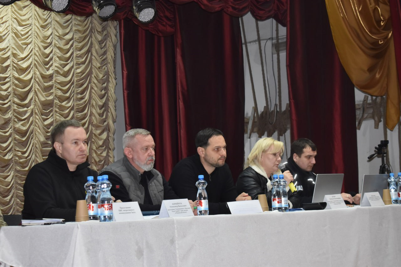 Очільник Рівненської ОВА Олександр Коваль зустрівся з сім’ями з Дубенщини, які мають зниклих безвісти родичів
