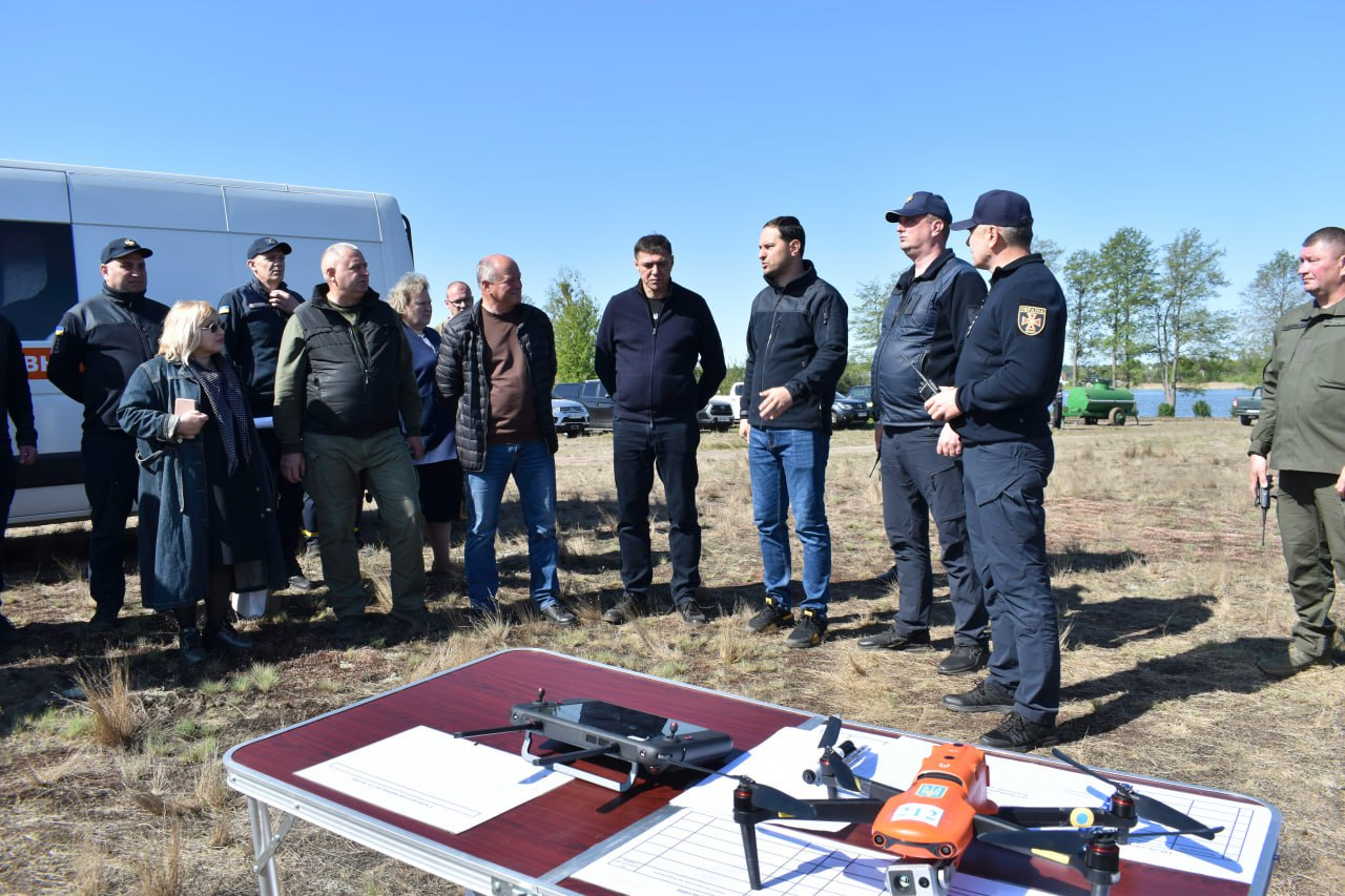 Начальник Рівненської ОВА Олександр Коваль під час пожежно-тактичних навчань з ліквідації лісових пожеж