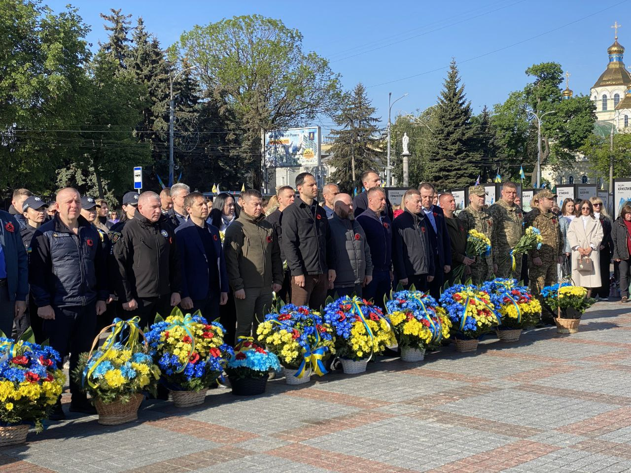 Керівники органів державної влади і місцевого самоврядування Рівненщини вшанували пам’ять загиблих у Другій світовій війні