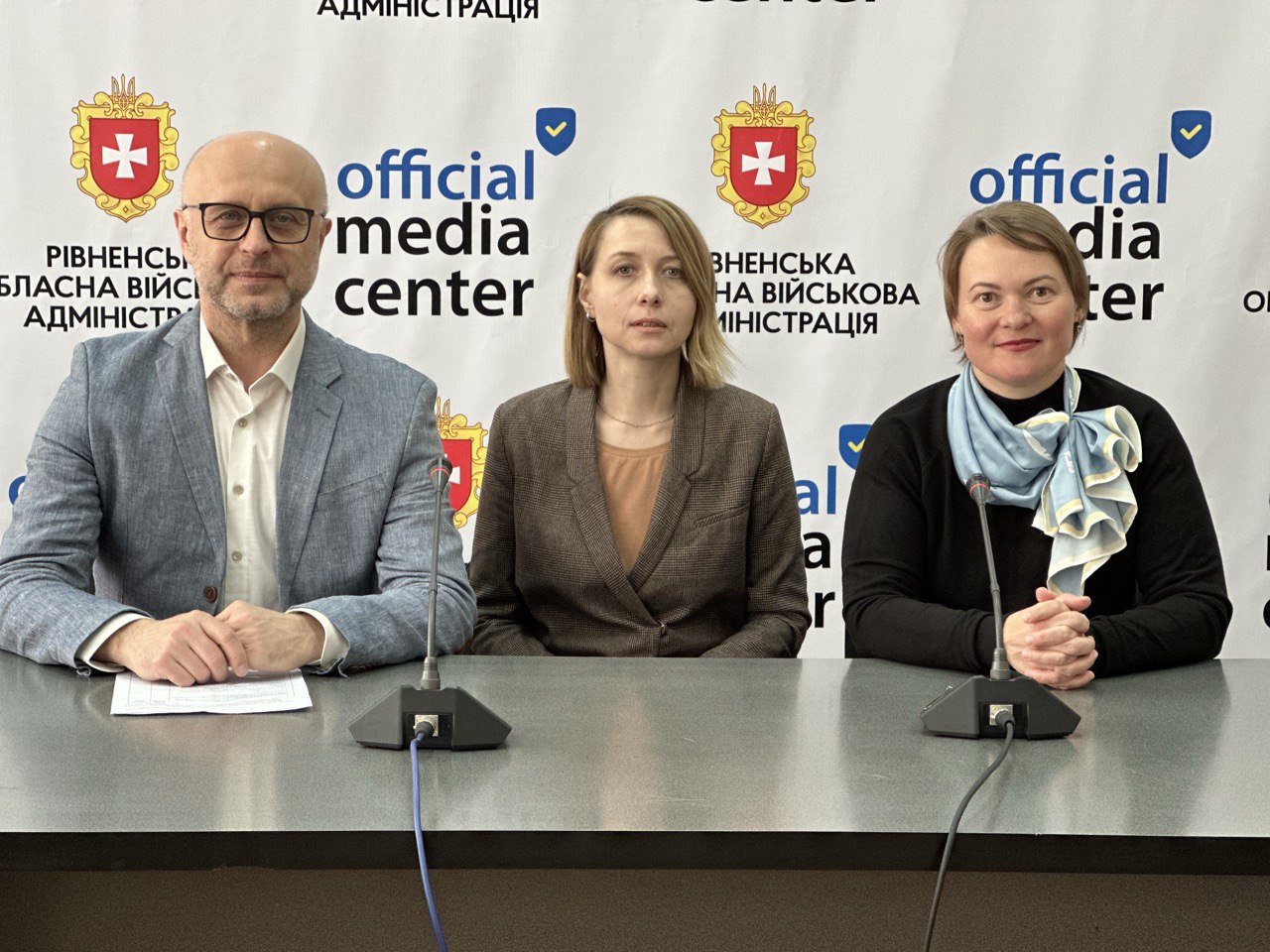 Ольга Ютовець - начальниця управління міжнародного співробітництва та європейської інтеграції Рівненської ОДА, Василь Хімʼяк - виконавчий директор інформаційного центру сприяння транскордонному співробітництву «Добросусідство», керівник представництва Програми Interreg NEXT Польща – Україна та Олена Зубрицька - експертка представництва Програми Interreg NEXT Польща - Україна.