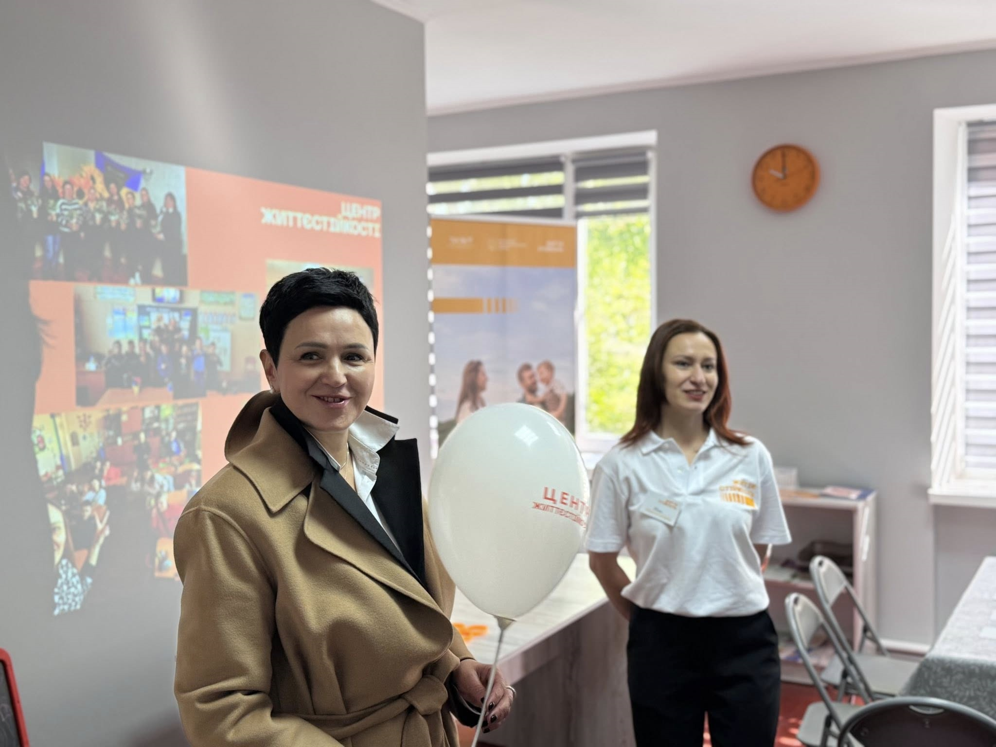 Заступниця голови Рівненської ОДА Людмила Шатковська та начальниця Головного управління Національної соціальної сервісної служби у Рівненській області Юлія Шигорева з моніторинговим візитом відвідали Центр Життєстійкості у Корнинській ТГ