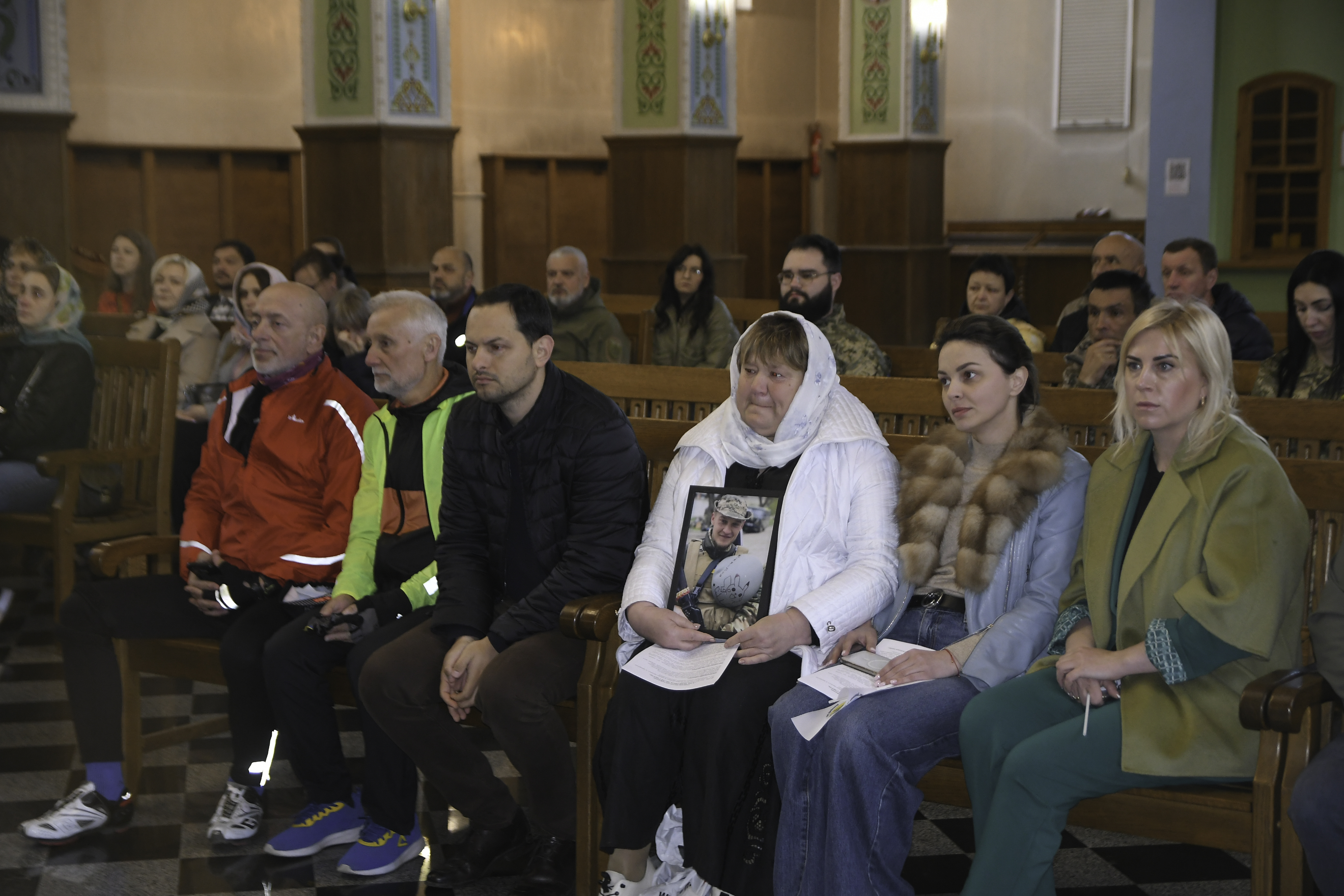 Начальник Рівненської ОВА Олександр Коваль, ветерани, родини полеглих Героїв зустріли учасників ветеранського велопробігу пам’яті «Шануємо пам’ять Захисників і Захисниць України»