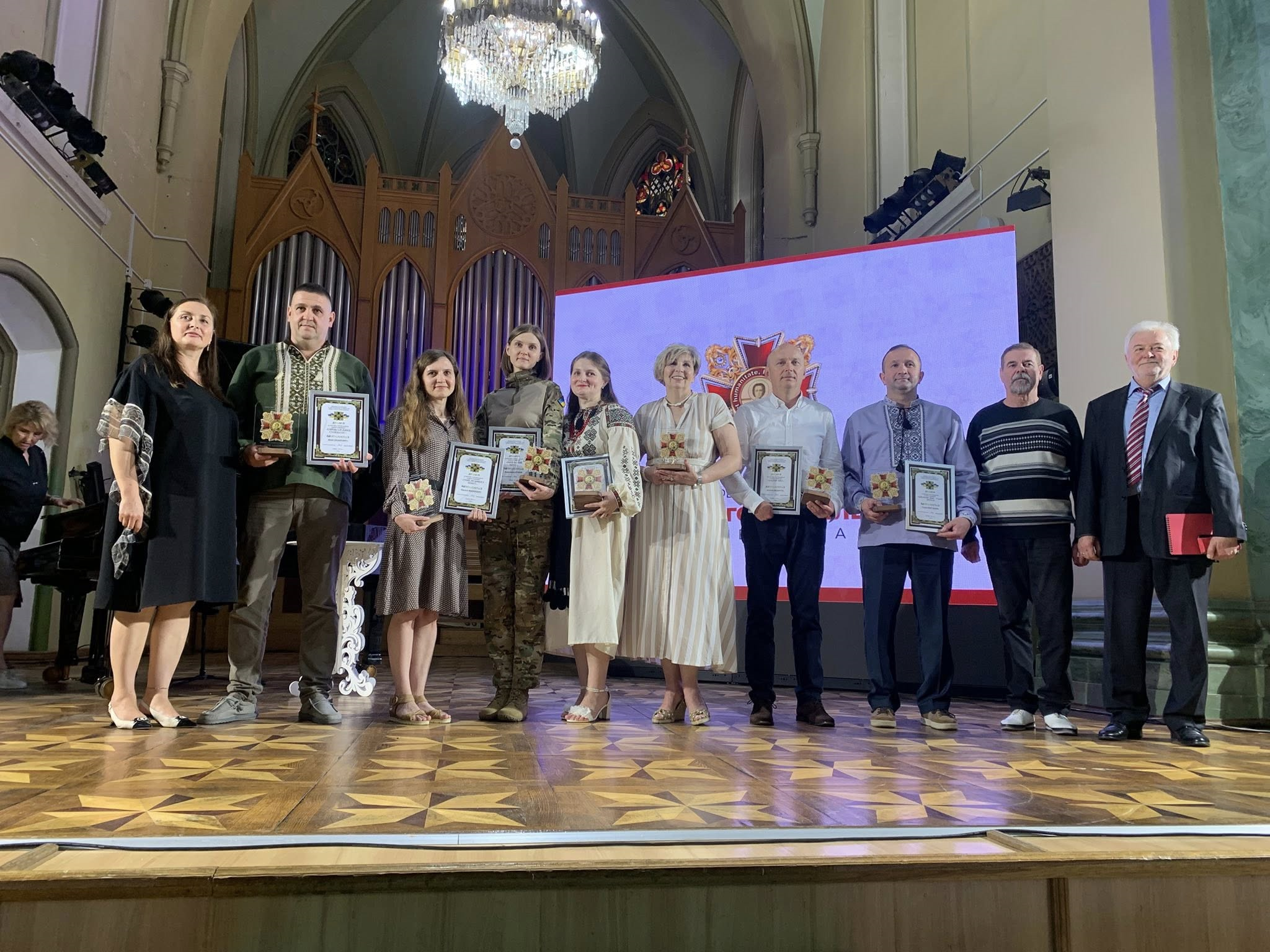 «Орден Святого Пантелеймона» вручили кращим медикам Рівненщини.
