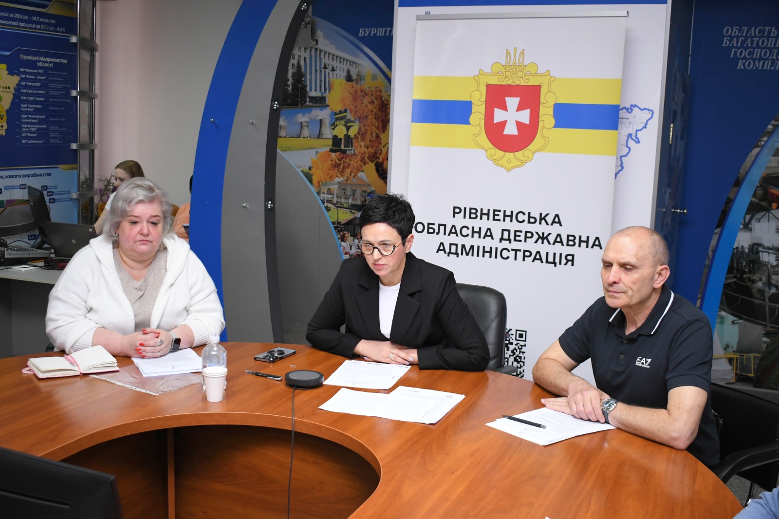 Учасники наради: директор Департаменту соціальної політики ОДА Роза Слободенюк, заступниця голови Рівненської ОДА Людмила Шатковська, начальник Головного управління Пенсійного фонду України в області Василь Петняк