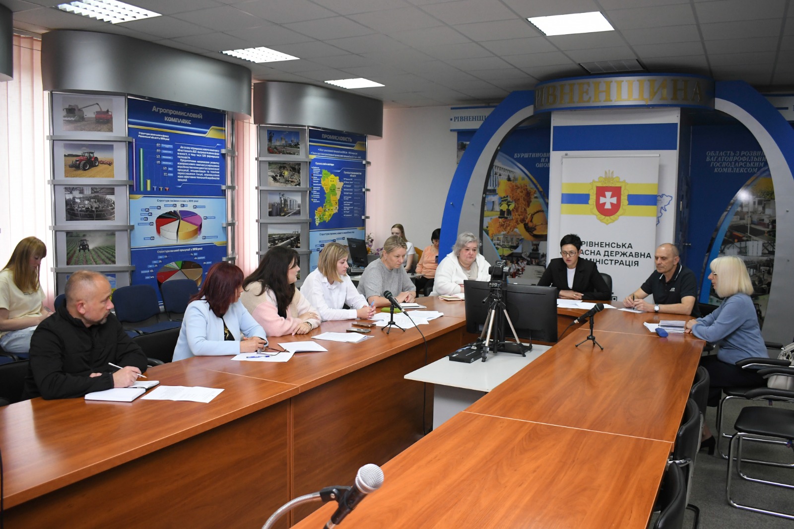 Учасники наради